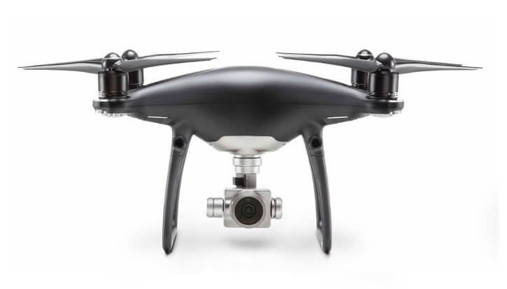 Phantom 4 Pro Obsidian jest wyposażony w gimbal, na którym nie pozostaną widoczne odciski, dzięki czemu cały czas będzie się świetnie prezentował.